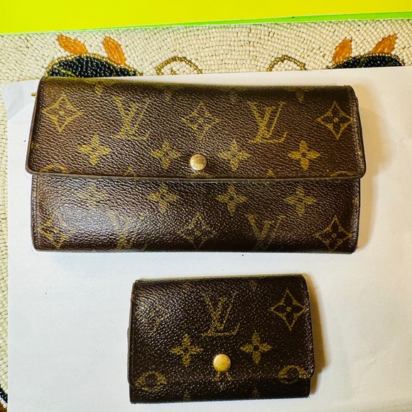 Louis Vuitton Monogram Brown Saraha wallet and key holder - Picture 11 of 14